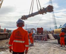 Obra da Ponte de Guaratuba já emprega 296 pessoas e previsão é chegar a 600 postos